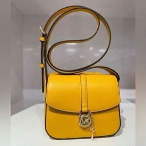 🌼 NWT! Michael Kors Marigold Crossbody
